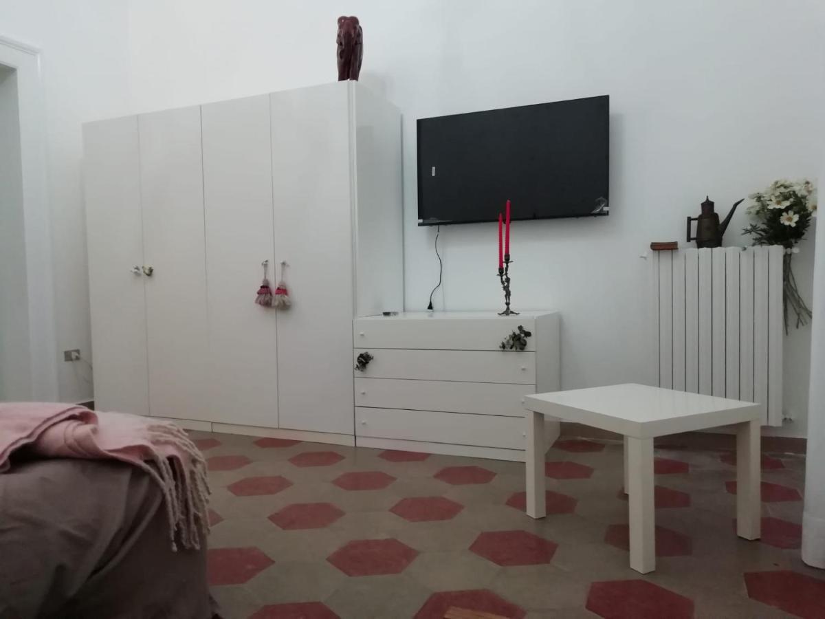 Rosso Quintino Apartment Bari Bagian luar foto