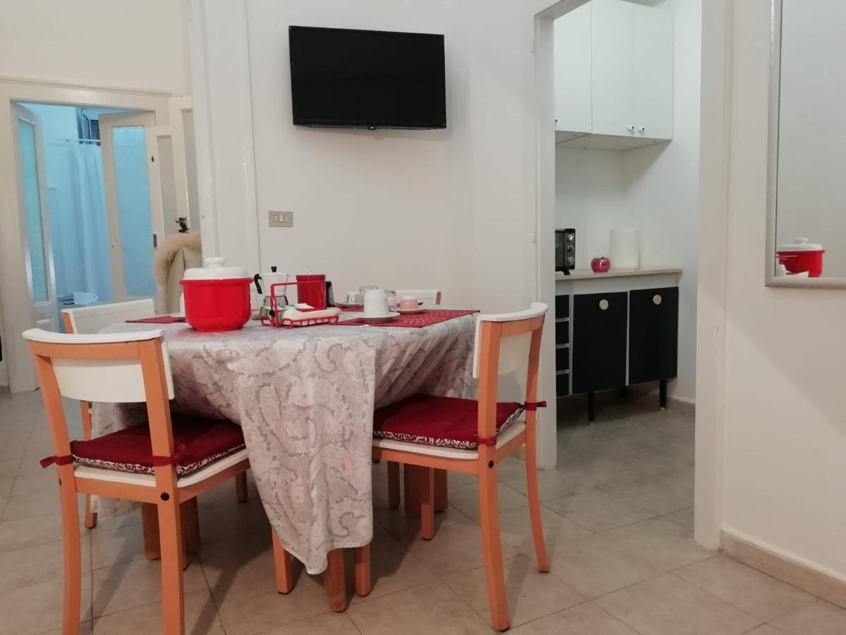 Rosso Quintino Apartment Bari Bagian luar foto