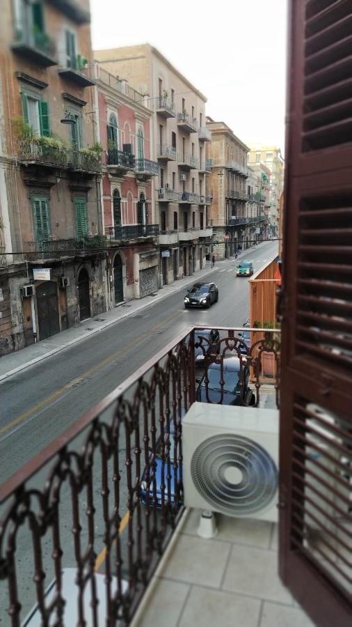 Rosso Quintino Apartment Bari Bagian luar foto